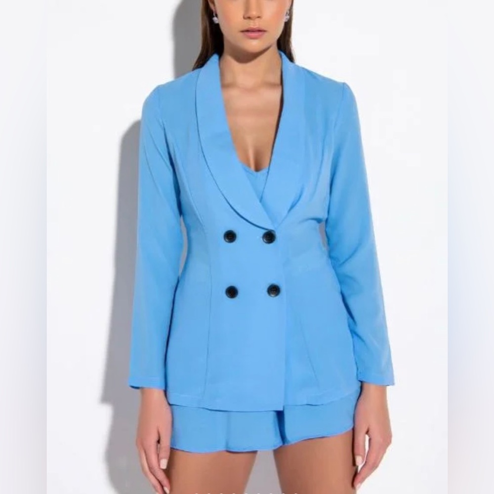 Akira Blazer